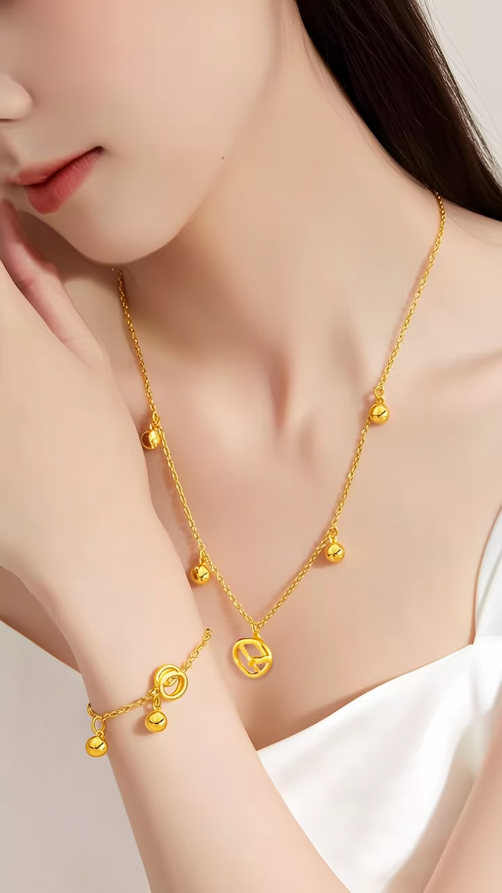 黄金小吊坠手链图片